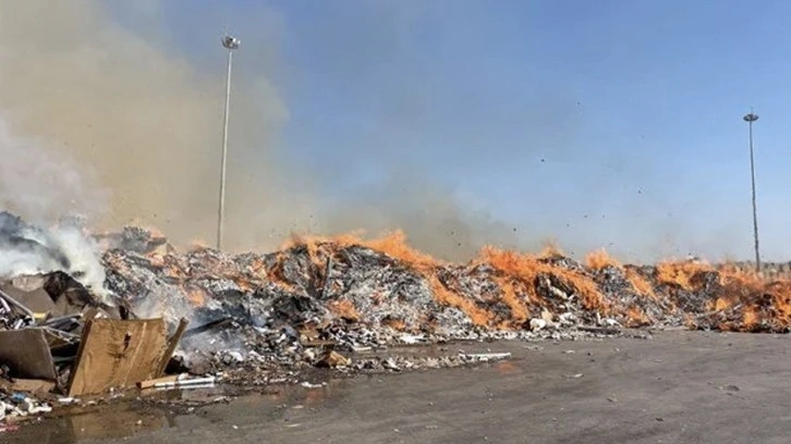 Şanlıurfa'da geri dönüşüm fabrikasında yangın