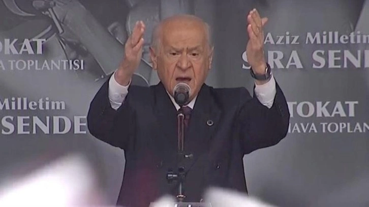 Seçim sürecinde Bahçeli'yi ilk kez böyle gördük! Sesi adeta alanı inletti