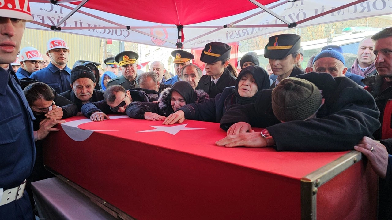 Şehit Mustafa Uslu'nun cenazesi memleketi Çorum'da defnedildi