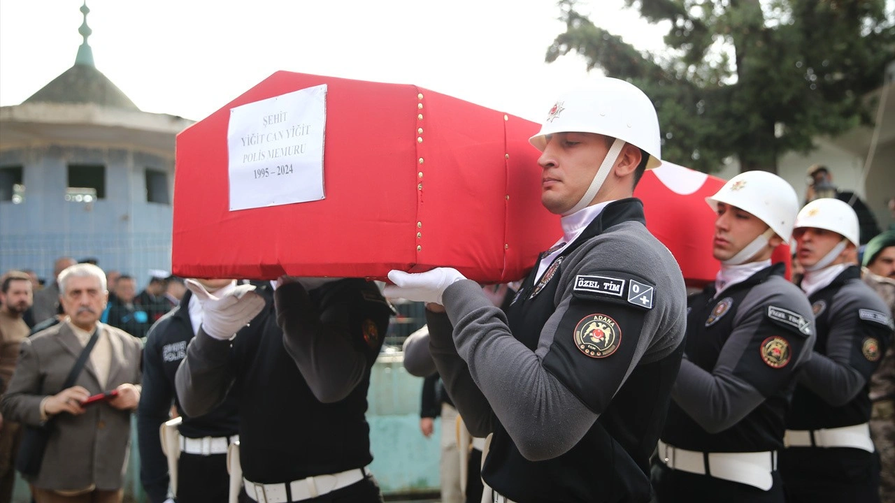 Şehit polis memuru Yiğit Can Yiğit memleketi Adana'da toprağa verildi