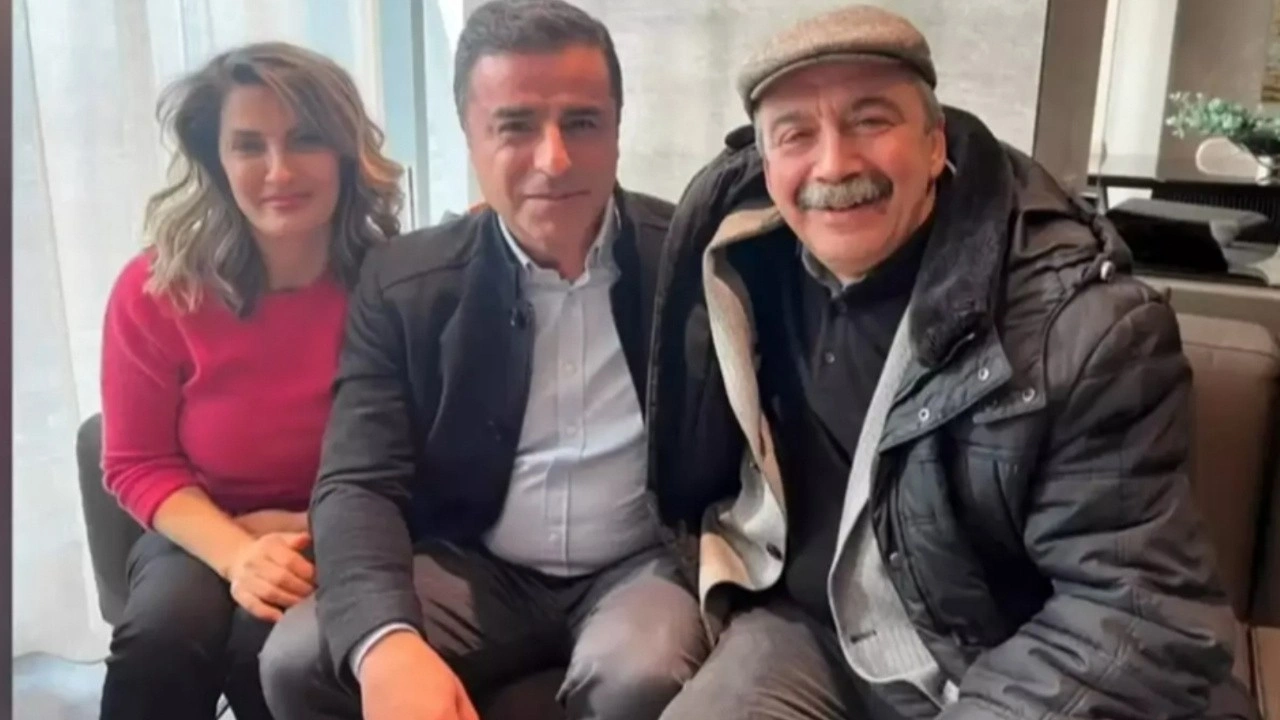 Selahattin Demirtaş'ın, eşi Başak Demirtaş'ı ziyaret ettiği anın fotoğrafı görüntülendi