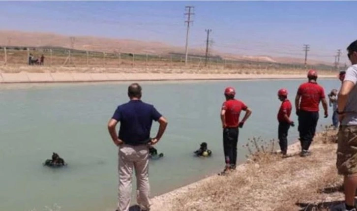 Serinlemek için girdiği sulama kanalında kayboldu