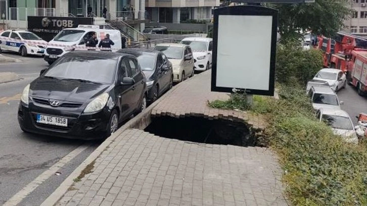 Şişli'de inanılmaz olay! Kaldırım çöktü kadın içine düştü