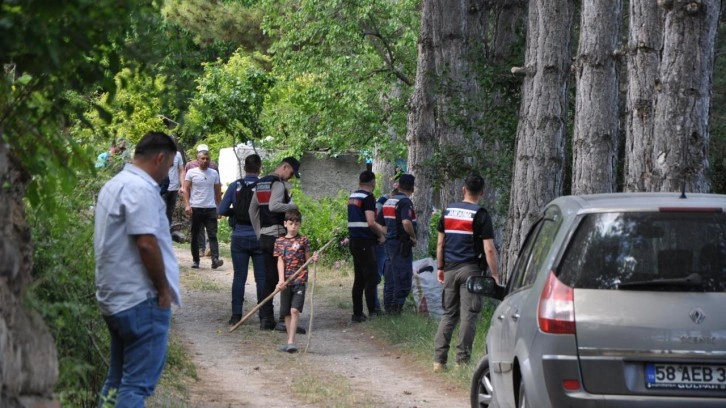 Sivas'ta bir arazide ceset bulundu