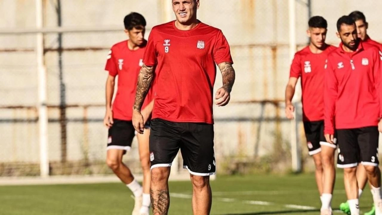 Sivasspor’a Rey Manaj idmanlara başladı