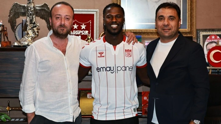 Sivasspor'dan gece yarısı transferi! 2 yıllık imza...