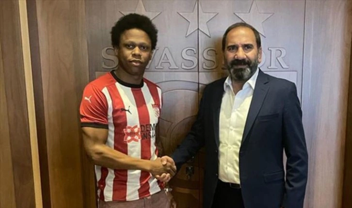 Sivasspor, Kamerunlu kanat oyuncusu Clinton N'Jie'yi transfer etti