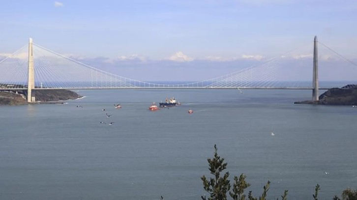 Son dakika: İstanbul Boğazı arıza yapan gemi nedeniyle çift yönlü trafiğe kapatıldı