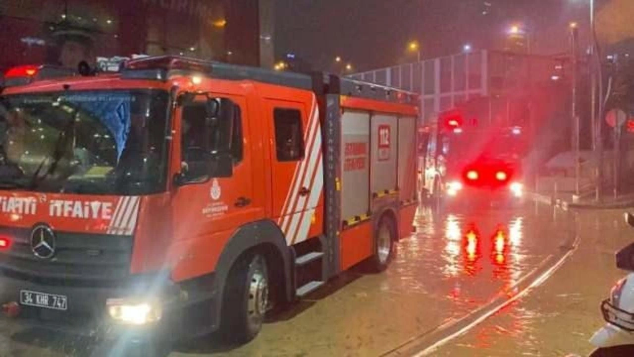 Son dakika! İstanbul'da AVM yangını