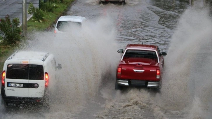 Son dakika: Meteoroloji 29 il için alarm verdi! İstanbul Valiliğinden kritik uyarı geldi..