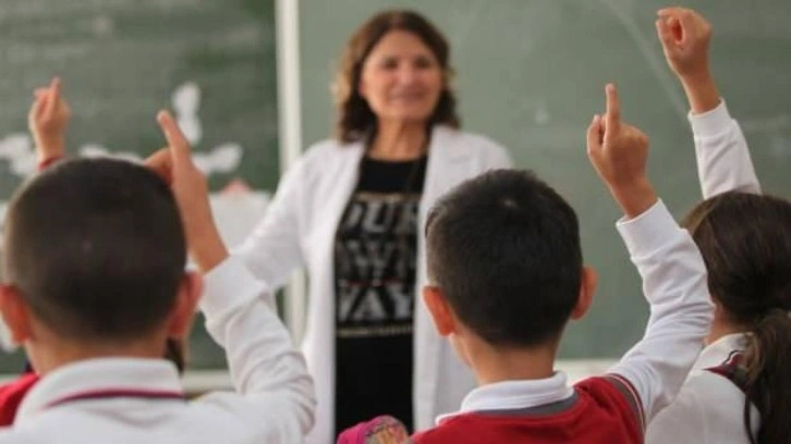 Son Dakika: Uzman öğretmen eğitimlerine ek süre verildi