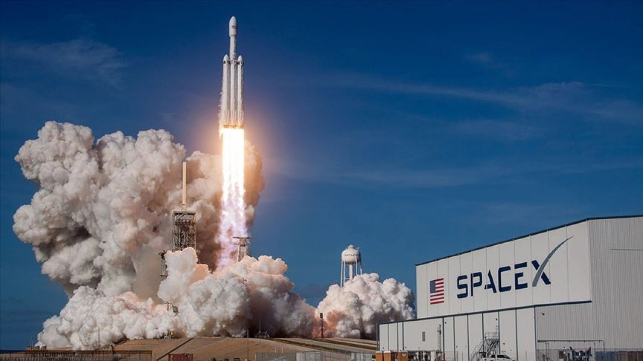 SpaceX'in değeri 350 milyar dolara ulaştı