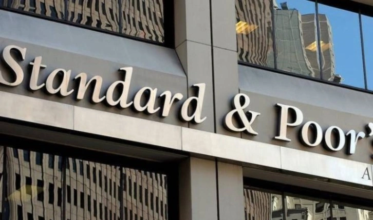 Standard and Poor's Türkiye’nin kredi notunu düşürdü