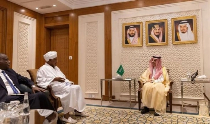 Sudan's warring rivals begin direct talks in Saudi Arabia