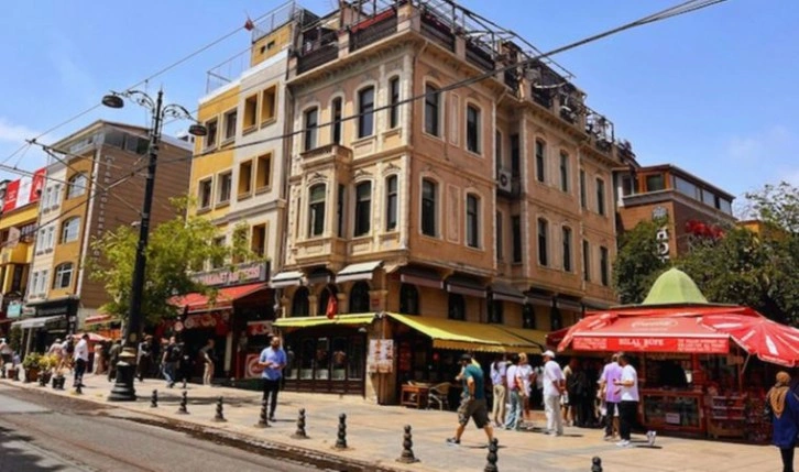 Sultanahmet Meydanı'ndaki tarihi mülk satışa çıkarıldı