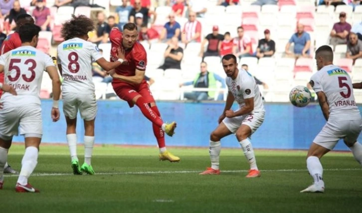 Süper Lig'de Hatayspor, Sivasspor'u 2 golle geçti!