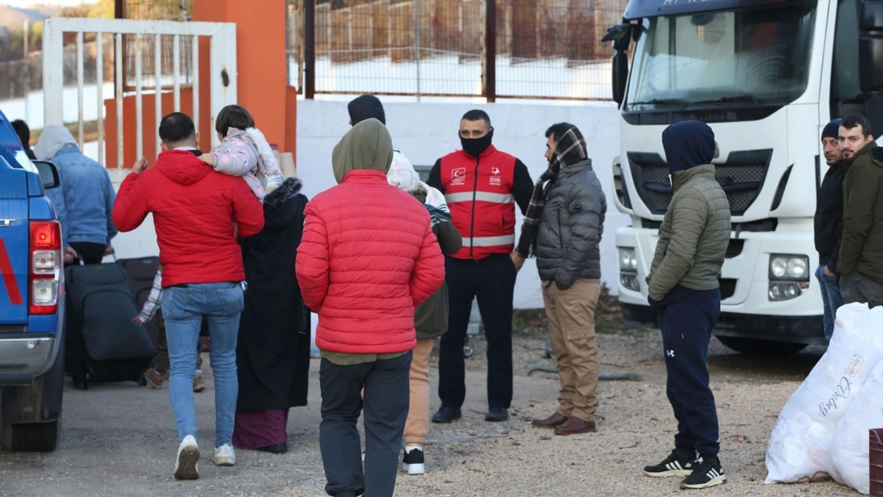 Suriye'ye dönen Çolak: Sizleri Suriye'de misafir etmeye her zaman hazırız