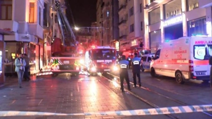 Taksim Meydanı'nda 6 katlı otelde yangın; tadilat yapan işçileri itfaiye kurtardı