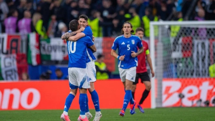 Tarihi golle başlayan maçta İtalya fişi ilk yarıda çekti