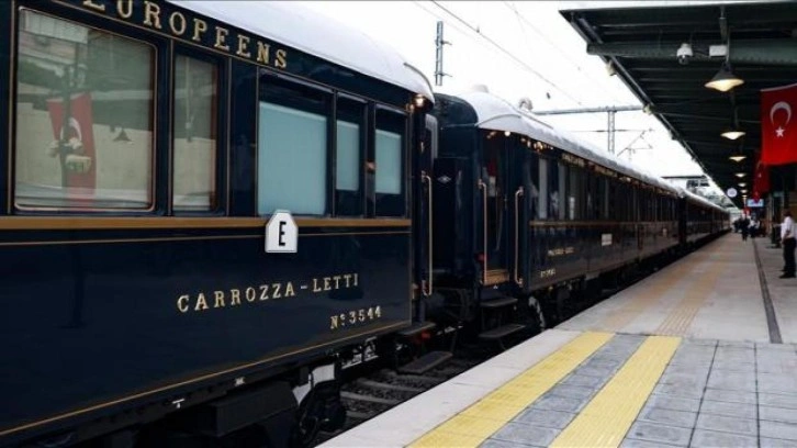 Tarihi Orient Express treni İstanbul'a ulaştı