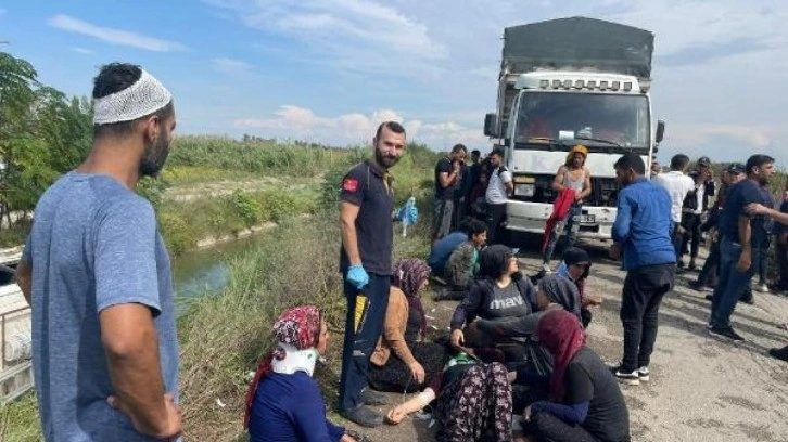 Tarım işçilerinin taşındığı minibüs kanala devrildi: 3'ü ağır 10 yaralı