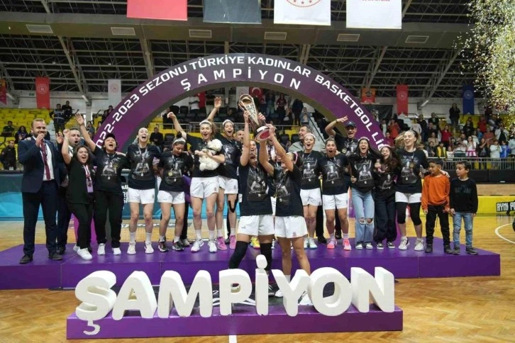 Tarsus Belediyesi Kadın Basketbol Takımı şampiyon oldu