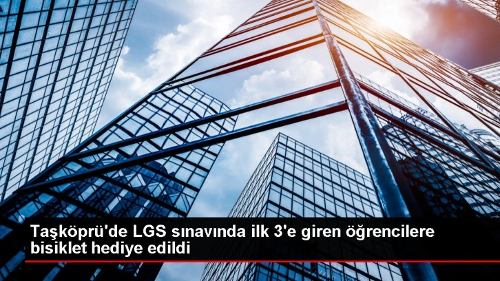 Taşköprü Belediyesi LGS'de İlk Üçe Giren Öğrencilere Bisiklet Hediye Etti