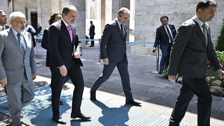 TBMM Başkanı Numan Kurtulmuş, Yeniden Refah Partisi Genel Başkanı Fatih Erbakan'ı kabul etti