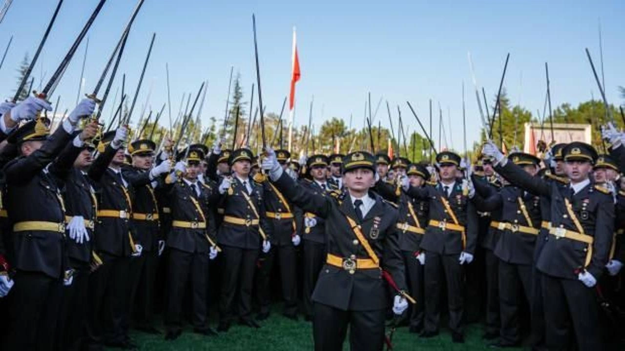 Teğmenlerin korsan yemini 28 Şubat andı çıktı!