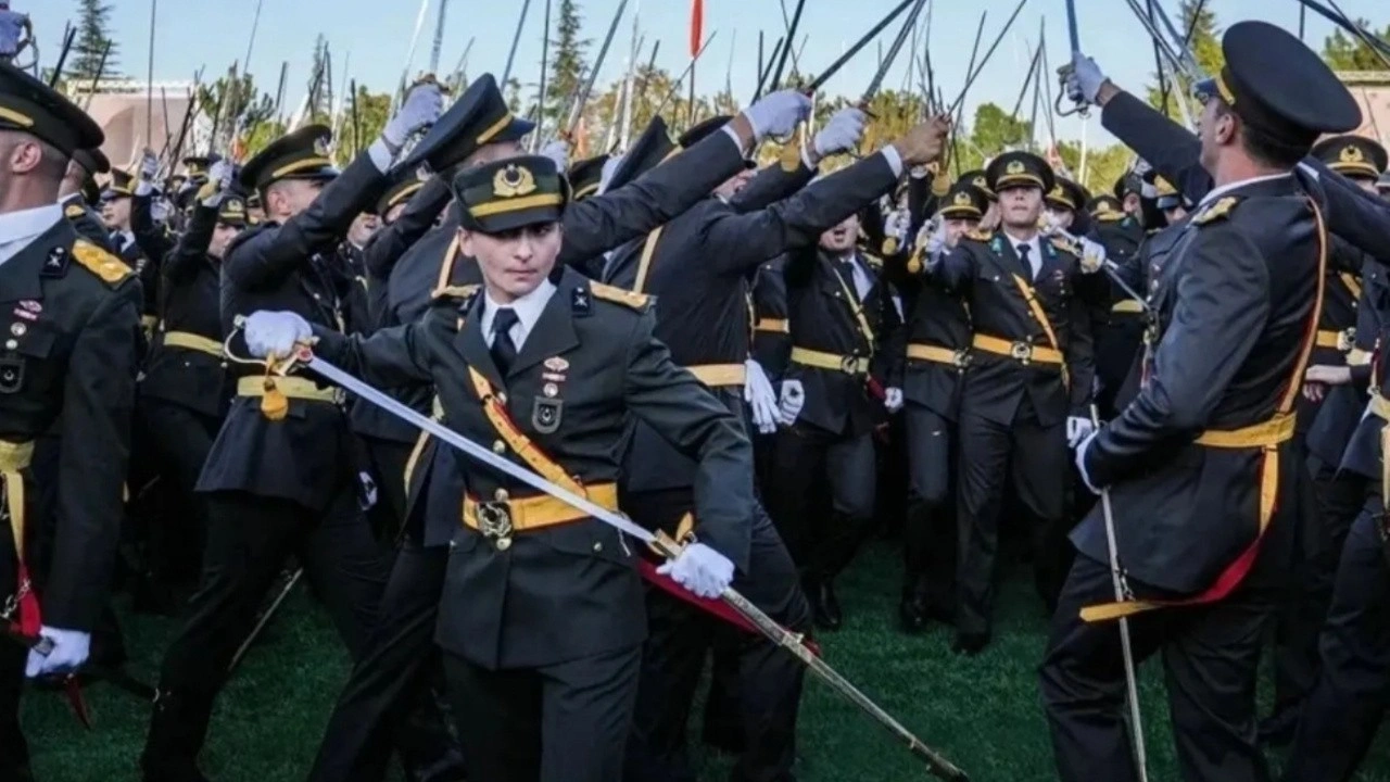 Teğmenlerin yemininde '28 Şubat' detayı!