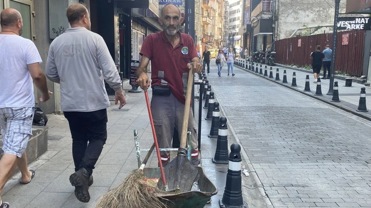 Temizlik işçisi 'kefenin cebi yok' dedi bakın maaşıyla ne yapıyor?