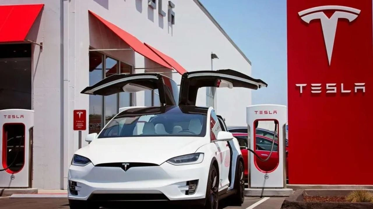 Tesla en çok değer kazanan hisse oldu