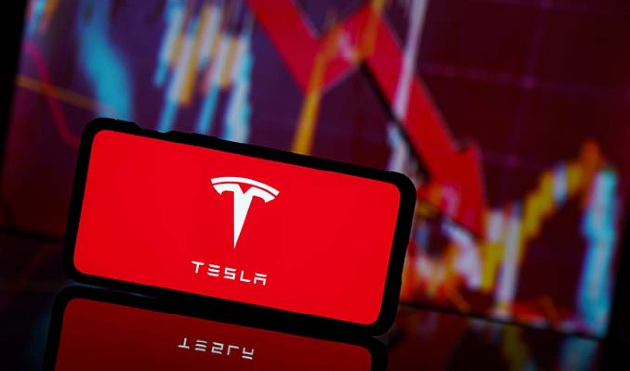 Tesla hisselerinde dev satış: Avrupa'nın en büyüğü açıkladı