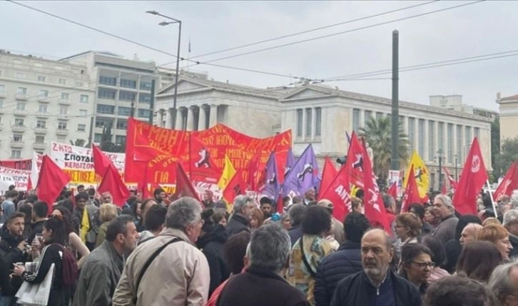 Thousands of Greek workers rally in Athens to mark May Day