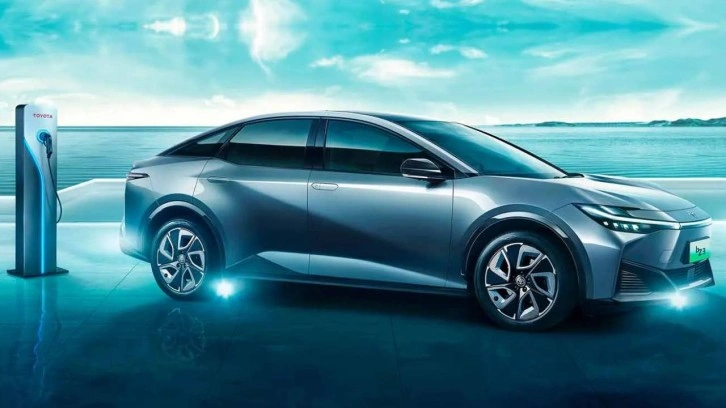 Toyota binlerce elektrikli aracını geri çağırıyor! İşte nedeni