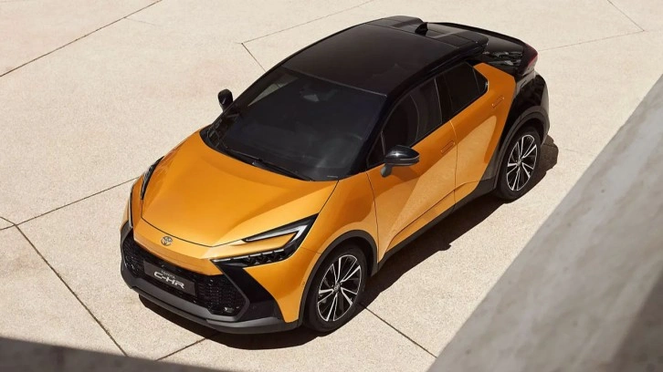 Toyota C-HR Hybrid'in yeni nesli Türkiye'de satışa sunuldu