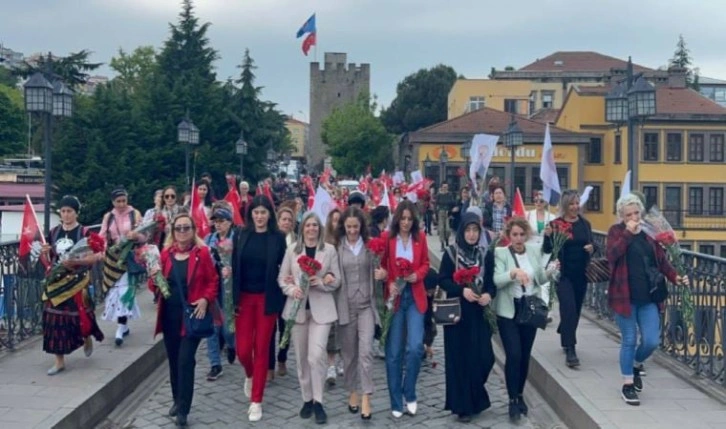 Trabzon'da kadınlar sokağa çıktı: Meclis'te Hizbullah istemiyoruz