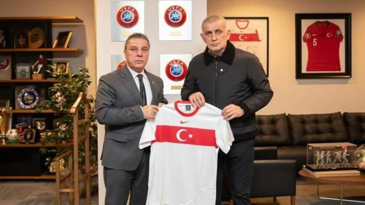 Trabzonspor'da kılıçlar çekildi! İstifa istediler