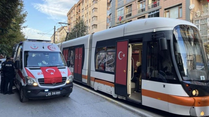 Tramvay 16 yaşındaki kıza çarptı, görgü tanıkları konuştu