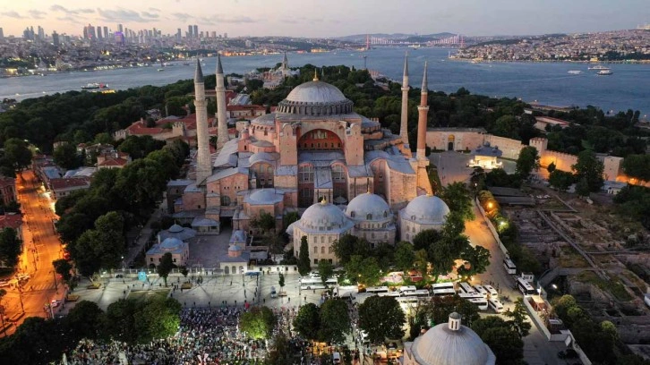 Turistlerin Ayasofya'ya giriş ücreti belli oldu! Yeni dönem başladı ziyaret 25 euro