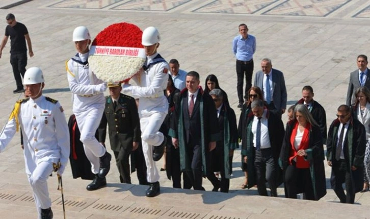 Türkiye Barolar Birliği heyeti Anıtkabir'i ziyaret etti