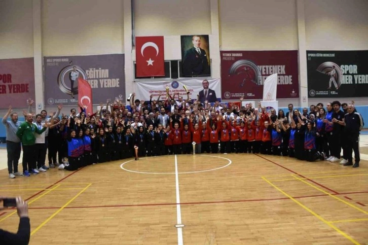 Türkiye İşitme Engelliler Voleybol Türkiye Şampiyonası final maçları ile sona erdi