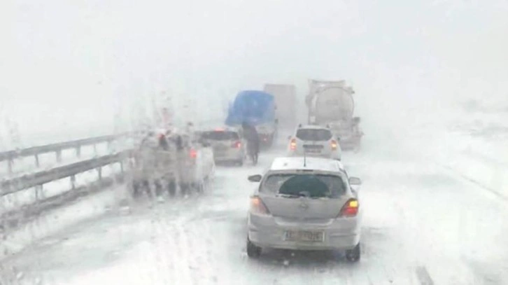 Türkiye kara teslim! Şanlıurfa - Diyarbakır yolu ulaşıma kapandı