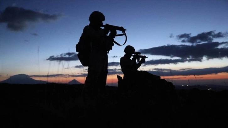 Türkiye'ye girmeye çalışan PKK'lı terörist sınırda yakalandı