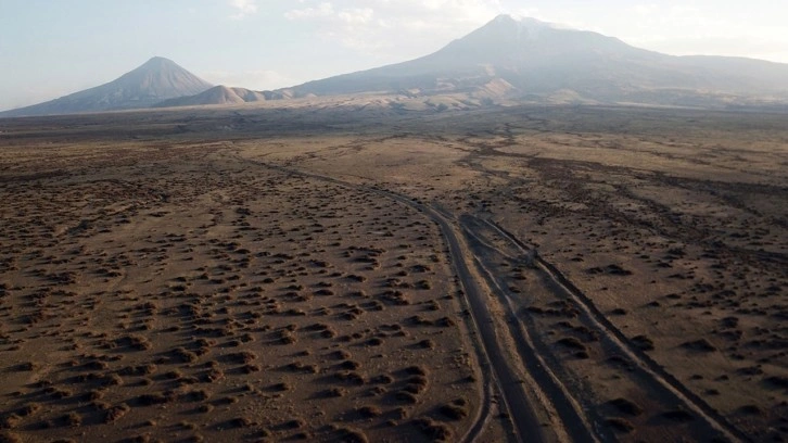 Türkiye'nin çatısı Ağrı Dağı turistleri ağırlamaya devam ediyor