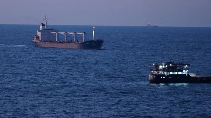 Türkiye'nin ön ayak olduğu tahıl sevkiyatına yönelik ilk gemi İstanbul açıklarına ulaştı