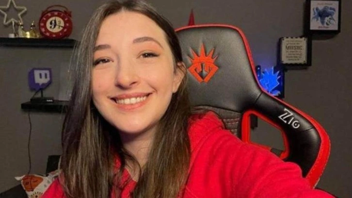 Twitch yayıncısı Pelin Baynazoğlu, meme kanserine yakalandığını duyurdu