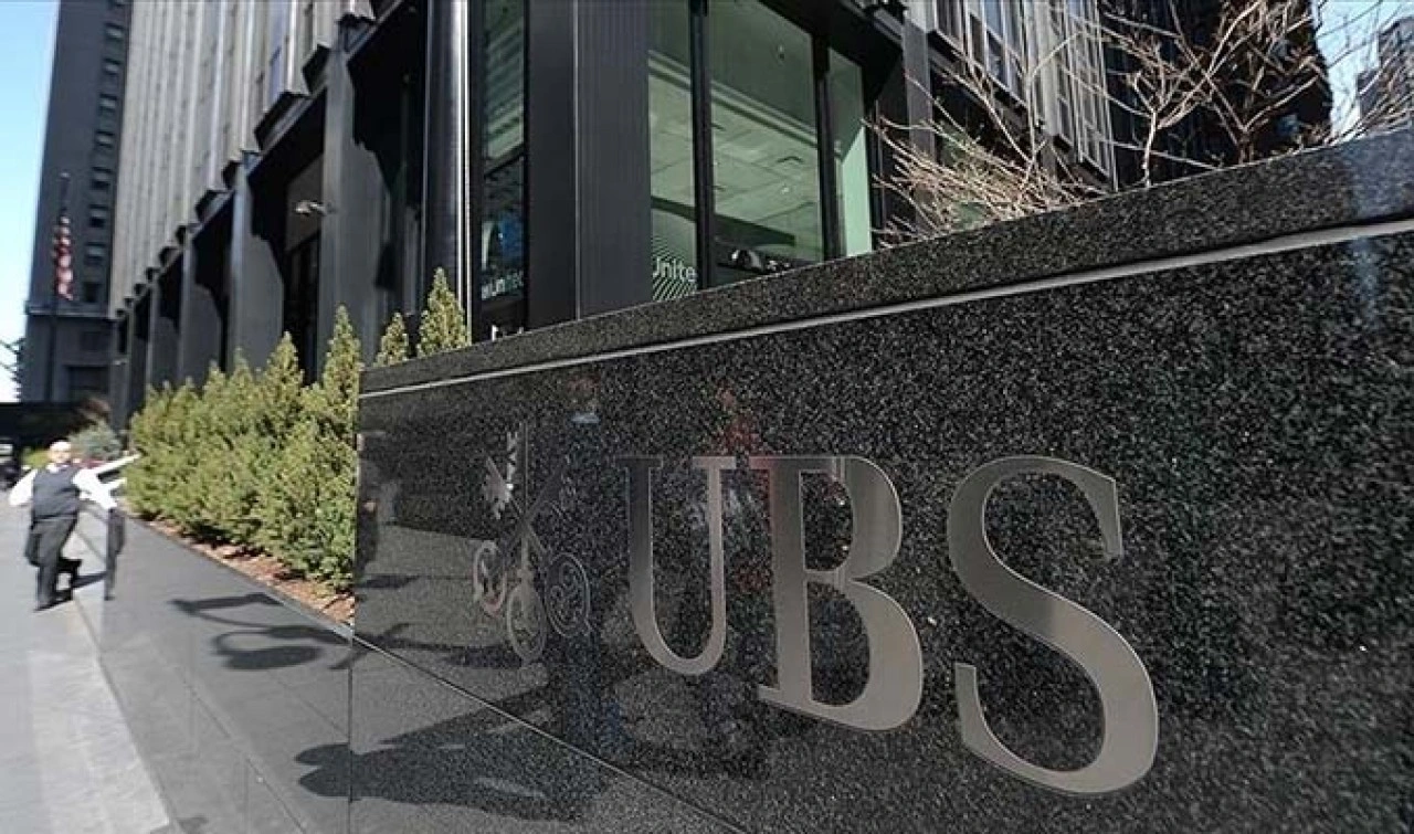 UBS, Swisscard'daki hisselerini American Express'e satacak