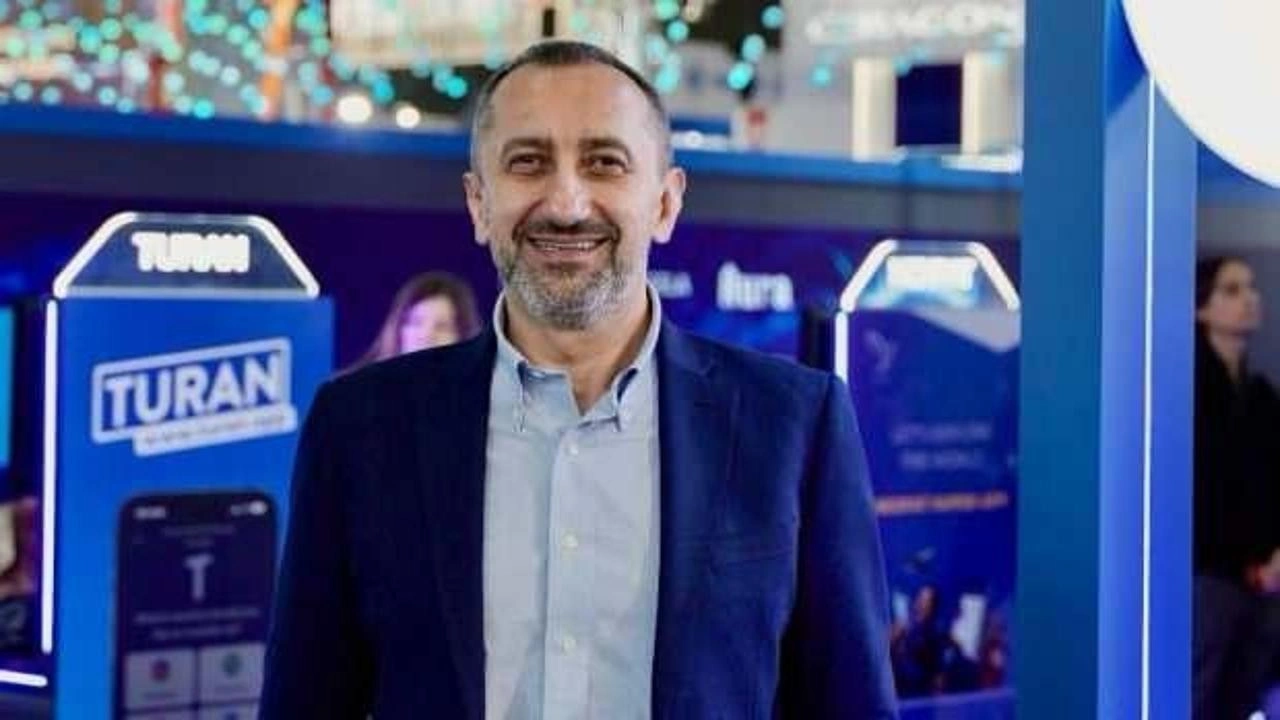 Ümit Önal MWC25'te duyurdu: 475 bin kilometre fiber ağ çekildi