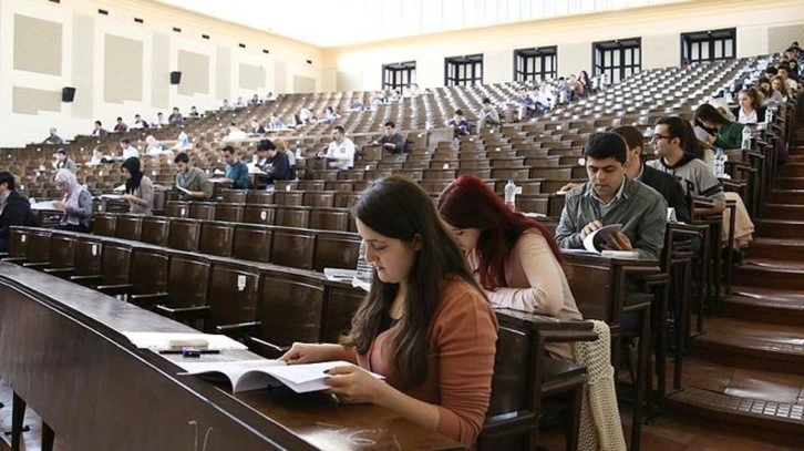 Üniversite harçları geri mi döndü? Gündem yaratan iddiaya İletişim Başkanlığı'ndan yanıt